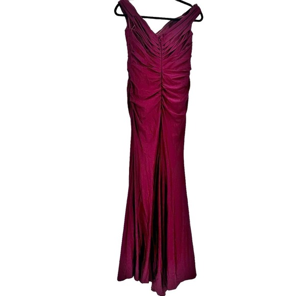 La Femme Off The Shoulder Ruched Jersey Column Gown Wine Red Size 12 NWOT - Picture 8 of 12